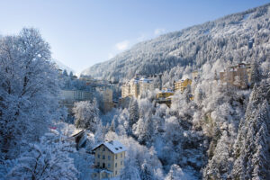 verschneite Häuser, Winterlandschaft Bad Gastein