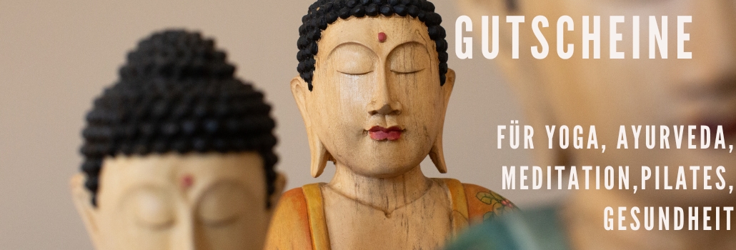 Buddha Figuren bunt aus Holz