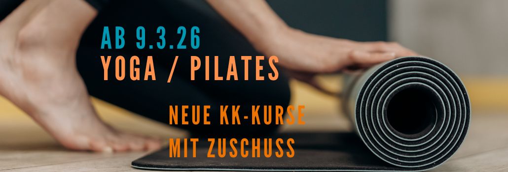 Ausrollen einer grünen Yogamatte